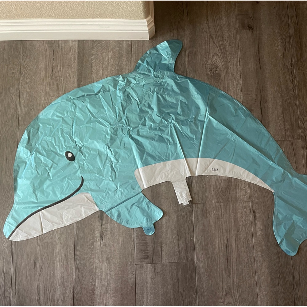 Dolphin balloon